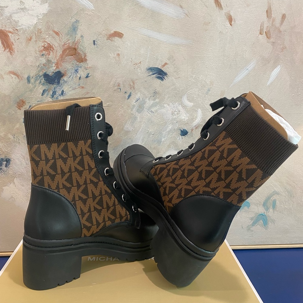 NEW - Michael Kors Brea Bootie Black and Brown Lace-Up Boots. Durable beauty! - Picture 7 of 10